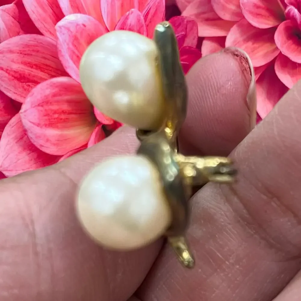 Vintage 70s Pearl and Crystal Stone Gold Brooch Double Pearl Drip Granny Cottage